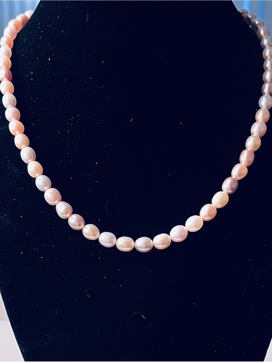 Jewelry - Classic Genuine Pink Freshwater Pearl Necklace NWOT